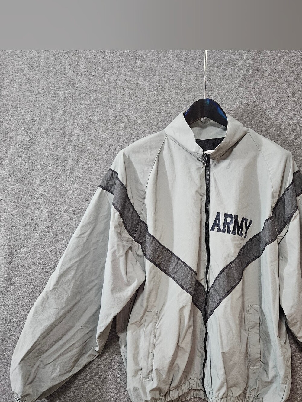 Army Lightweight Gray And Black Chevron Windbreaker Jacket Men's Size XL